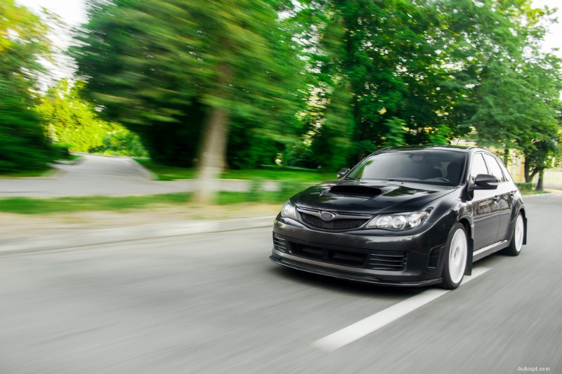 5 abilità automobilistiche essenziali che gli adolescenti devono padroneggiare 