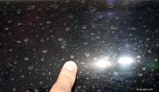 Modi efficaci per rimuovere le macchie d acqua dalla tua auto 