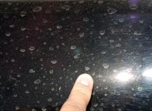 Modi efficaci per rimuovere le macchie d acqua dalla tua auto 