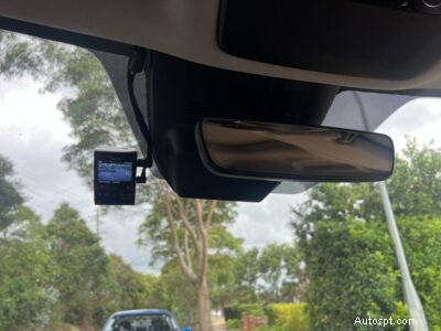 Installazione professionale della dash cam a canale singolo:registrazione della vista frontale 
