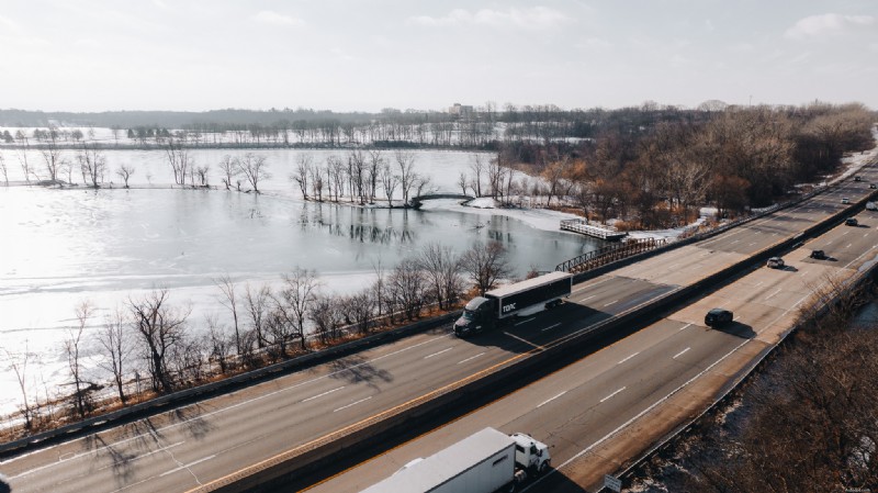 Torc Robotics lancia prove su strada pubblica per camion autonomi nel Michigan 