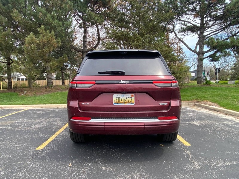Recensione del Jeep Grand Cherokee Summit 2026:potenza, comfort e prestazioni fuoristrada 