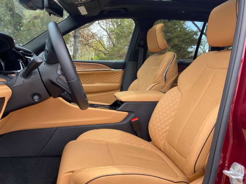 Recensione del Jeep Grand Cherokee Summit 2026:potenza, comfort e prestazioni fuoristrada 