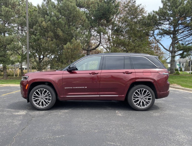 Recensione del Jeep Grand Cherokee Summit 2026:potenza, comfort e prestazioni fuoristrada 