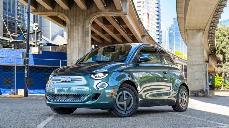 Recensione della Fiat 500e Giorgio Armani del 2025:perché questo veicolo elettrico urbano alla moda si distingue 