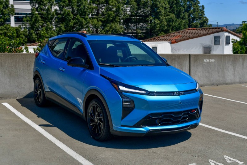 Recensione Chevy Bolt RS del 2027:esperienza di pendolarismo e perché si distingue 