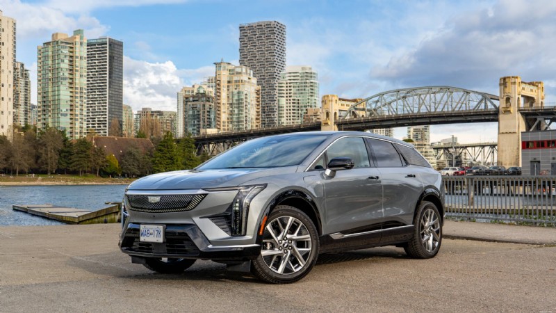 Recensione Cadillac Optiq 2026:un veicolo elettrico compatto di lusso che offre stile, comfort e tecnologia all avanguardia 