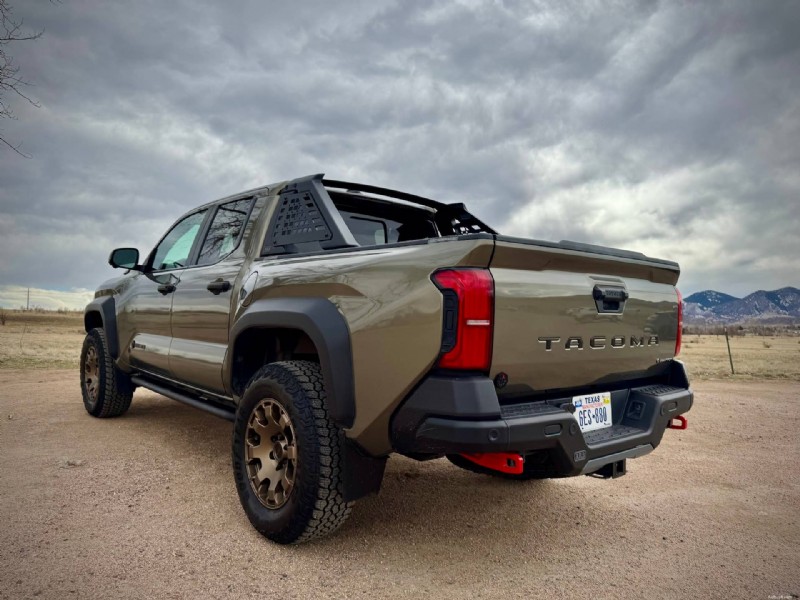 Perché la Toyota Tacoma TRD del 2026 supera la Trailhunter:5 vantaggi chiave 