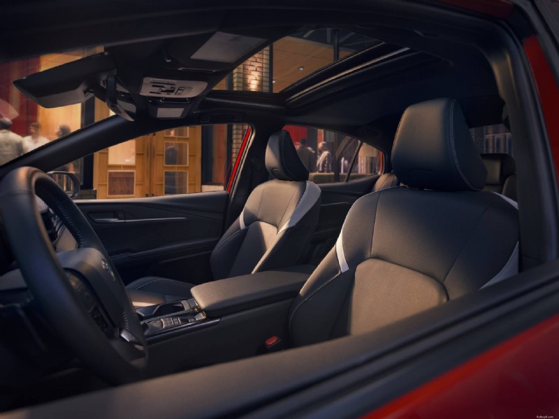 Toyota Camry Nightshade 2026:la berlina familiare Premier 