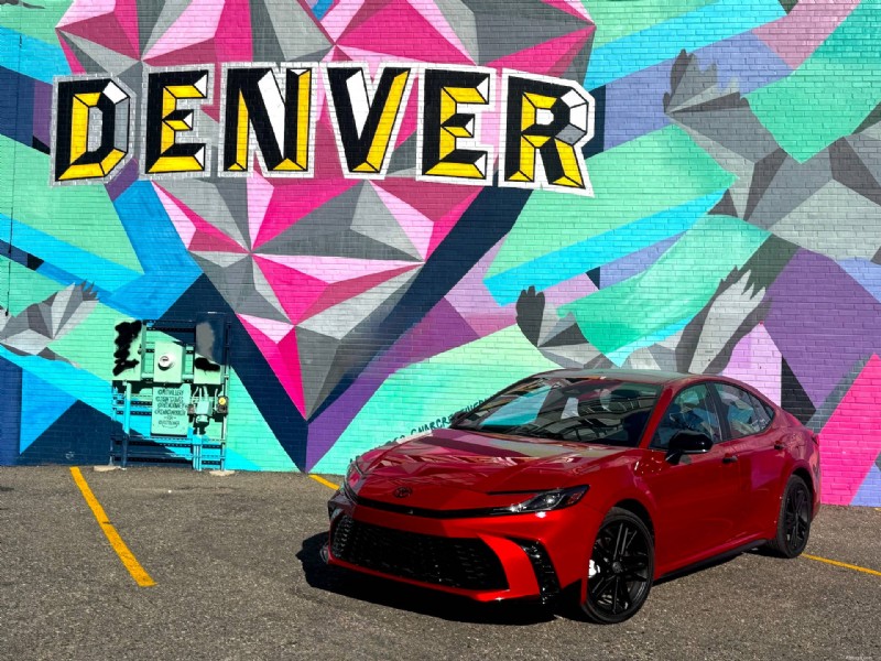 Toyota Camry Nightshade 2026:la berlina familiare Premier 