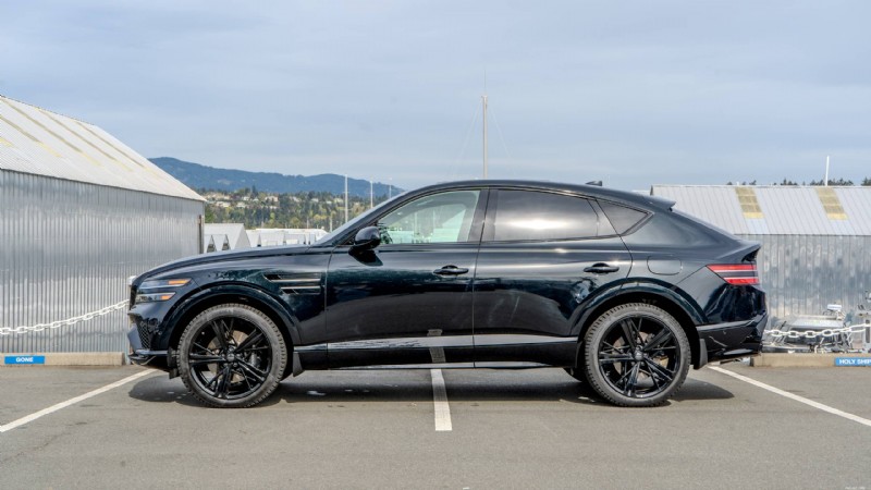 Recensione Genesis GV80 Coupe Prestige Black 2026:lusso, design e prestazioni reali 