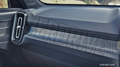 Interni standard della Volvo XC40 Recharge 2022:design e caratteristiche premium 