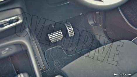 Interni standard della Volvo XC40 Recharge 2022:design e caratteristiche premium 