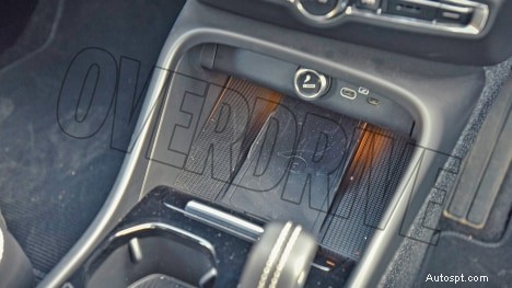 Interni standard della Volvo XC40 Recharge 2022:design e caratteristiche premium 