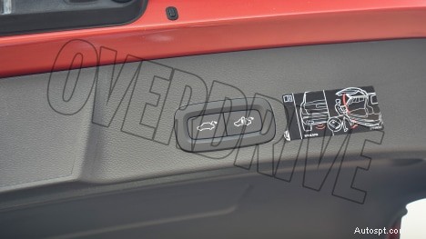 Interni standard della Volvo XC40 Recharge 2022:design e caratteristiche premium 