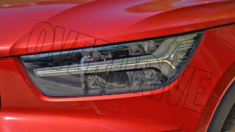 Volvo XC40 Recharge Standard 2022 – Panoramica degli esterni 