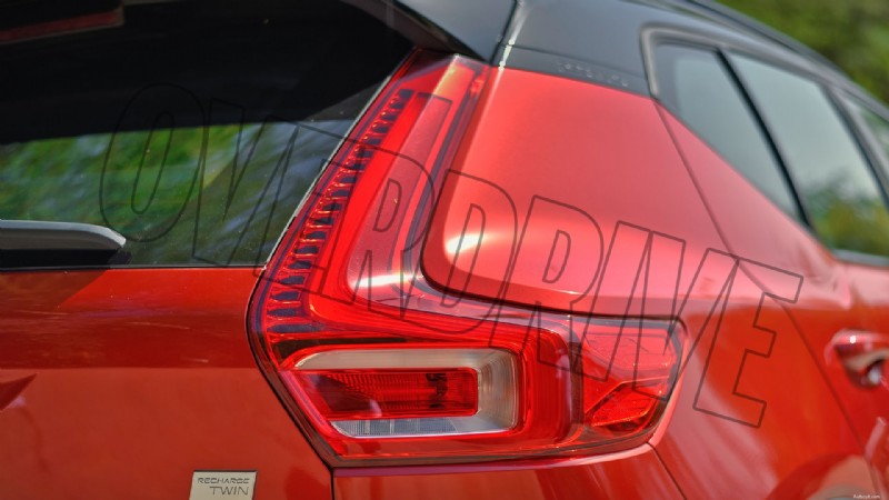 Volvo XC40 Recharge Standard 2022 – Panoramica degli esterni 