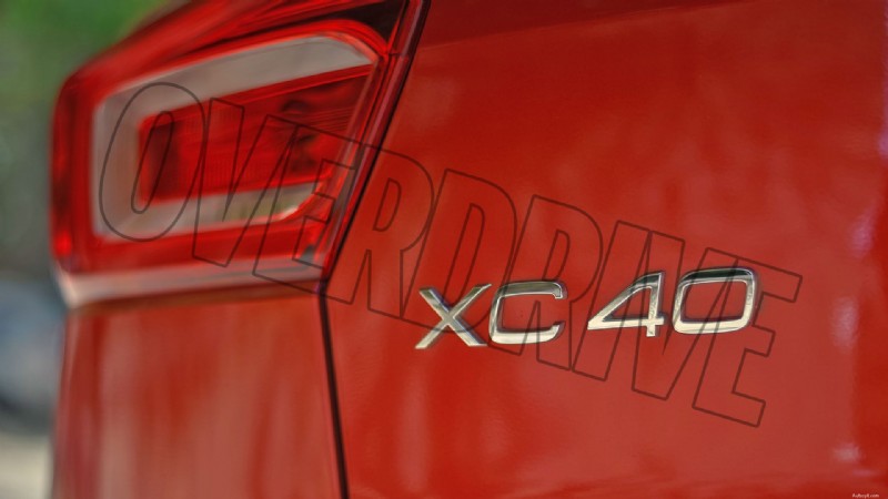 Volvo XC40 Recharge Standard 2022 – Panoramica degli esterni 