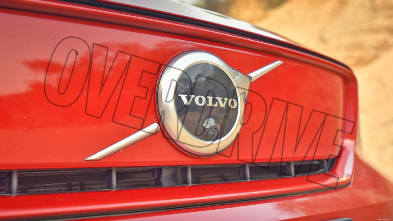 Volvo XC40 Recharge Standard 2022 – Panoramica degli esterni 
