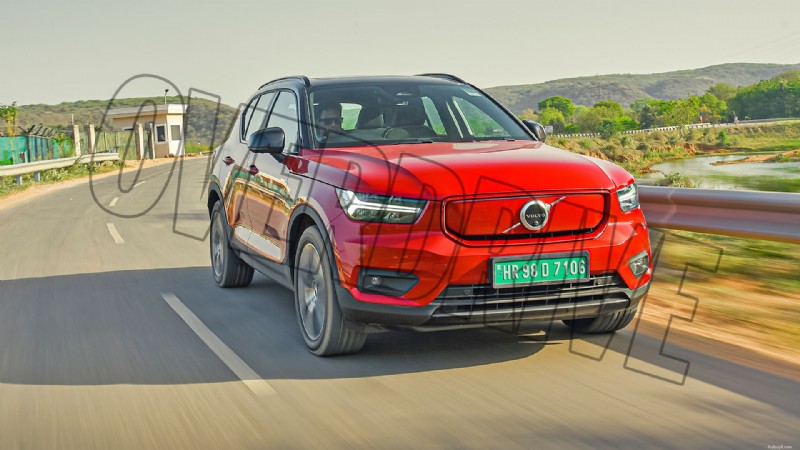 Volvo XC40 Recharge Standard 2022 – Panoramica degli esterni 