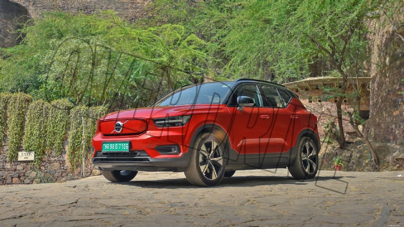 Volvo XC40 Recharge Standard 2022 – Panoramica degli esterni 