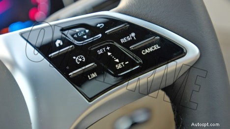 Interni Mercedes‑Benz Classe C C200 2022:lusso, comfort e design all avanguardia 