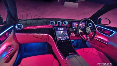 Interni Mercedes‑Benz Classe C C200 2022:lusso, comfort e design all avanguardia 