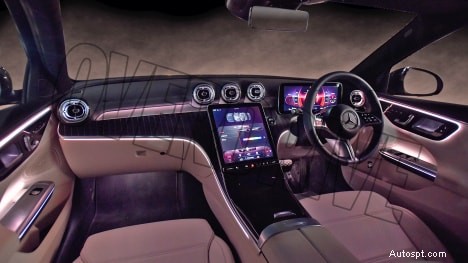 Interni Mercedes‑Benz Classe C C200 2022:lusso, comfort e design all avanguardia 