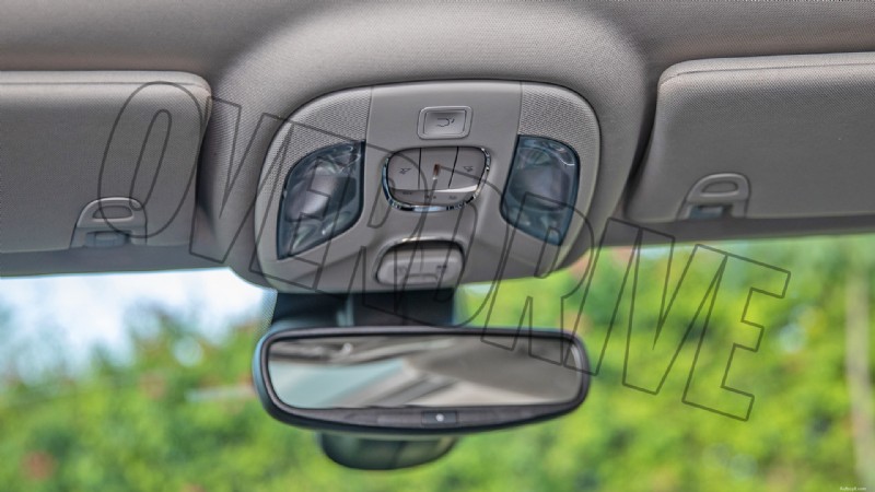 All interno della Jeep Meridian Limited 2022:caratteristiche di lusso e comfort 
