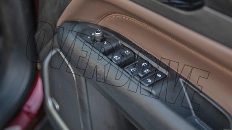 All interno della Jeep Meridian Limited 2022:caratteristiche di lusso e comfort 