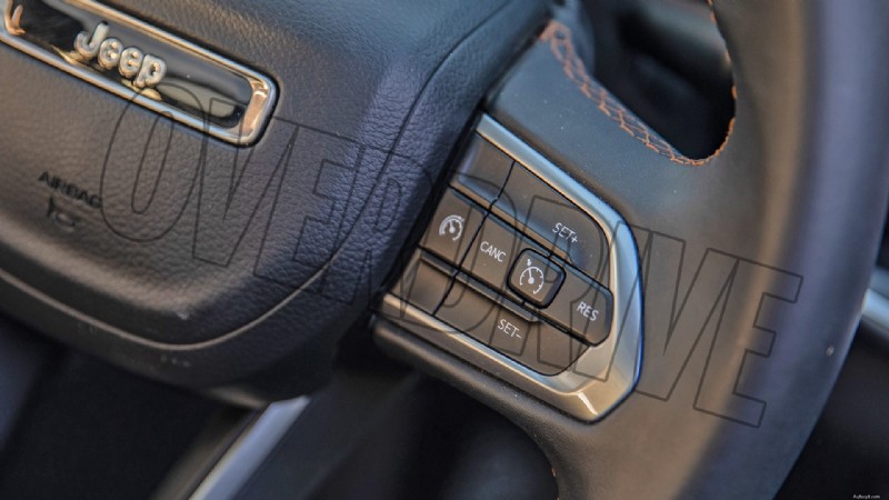 All interno della Jeep Meridian Limited 2022:caratteristiche di lusso e comfort 