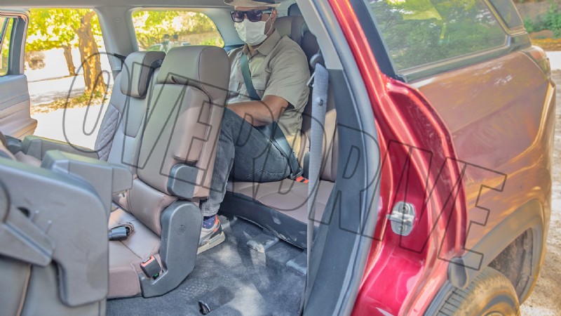 All interno della Jeep Meridian Limited 2022:caratteristiche di lusso e comfort 