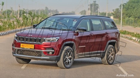 Esplora gli esterni Jeep Meridian 2022 Limited:design premium e prestazioni robuste 