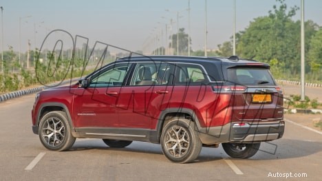 Esplora gli esterni Jeep Meridian 2022 Limited:design premium e prestazioni robuste 