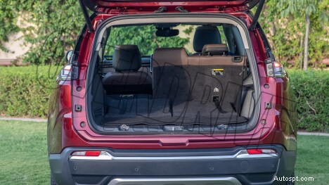 Esplora gli esterni Jeep Meridian 2022 Limited:design premium e prestazioni robuste 