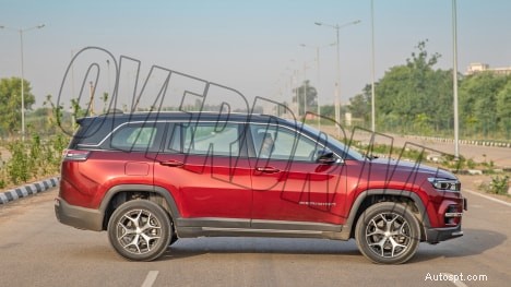 Esplora gli esterni Jeep Meridian 2022 Limited:design premium e prestazioni robuste 