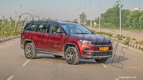 Esplora gli esterni Jeep Meridian 2022 Limited:design premium e prestazioni robuste 