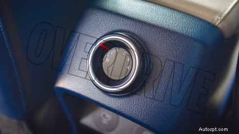 Kia Carens Luxury Plus 2022 – 7 posti, motore da 1,5 litri, interni con cambio automatico a 6 velocità 