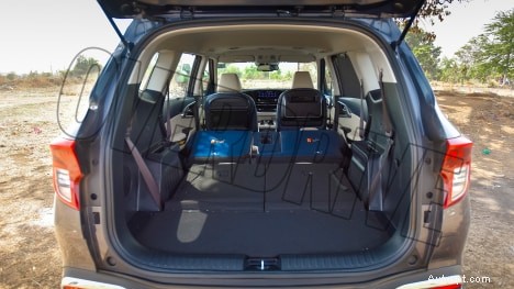 Kia Carens Luxury Plus 2022 – 7 posti, motore da 1,5 litri, interni con cambio automatico a 6 velocità 