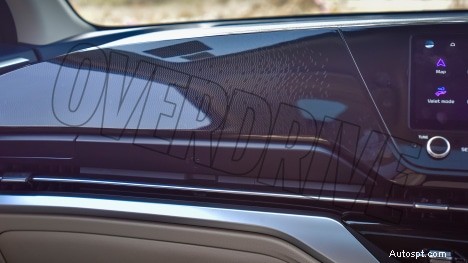Kia Carens Luxury Plus 2022 – 7 posti, motore da 1,5 litri, interni con cambio automatico a 6 velocità 