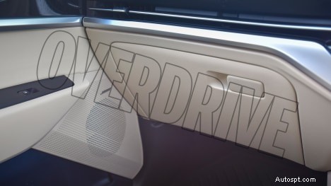 Kia Carens Luxury Plus 2022 – 7 posti, motore da 1,5 litri, interni con cambio automatico a 6 velocità 