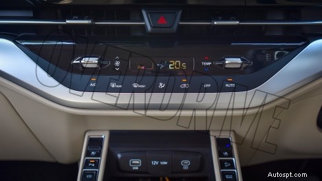 Kia Carens Luxury Plus 2022 – 7 posti, motore da 1,5 litri, interni con cambio automatico a 6 velocità 