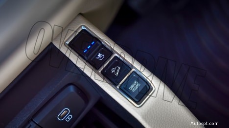 Kia Carens Luxury Plus 2022 – 7 posti, motore da 1,5 litri, interni con cambio automatico a 6 velocità 
