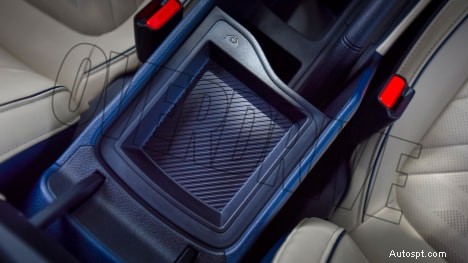 Kia Carens Luxury Plus 2022 – 7 posti, motore da 1,5 litri, interni con cambio automatico a 6 velocità 