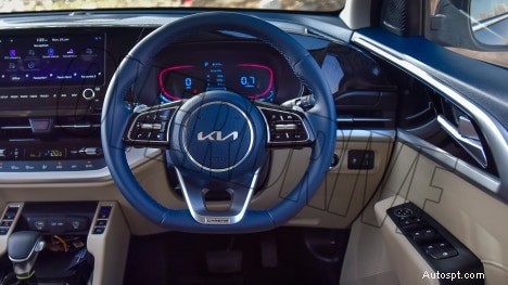 Kia Carens Luxury Plus 2022 – 7 posti, motore da 1,5 litri, interni con cambio automatico a 6 velocità 
