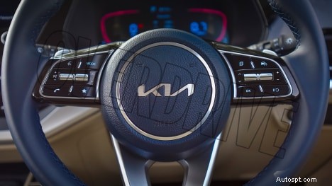 Kia Carens Luxury Plus 2022 – 7 posti, motore da 1,5 litri, interni con cambio automatico a 6 velocità 