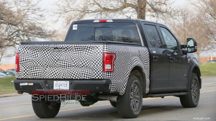 Il prototipo della Ford F‑150 è alimentato da un motore Land Rover Turbo‑Diesel V6 