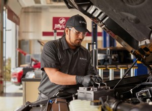 Quando sostituire la batteria dell auto:consigli degli esperti per una guida affidabile 