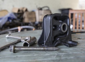 Come risolvere un guasto al supporto motore MINI:guida esperta alla riparazione 