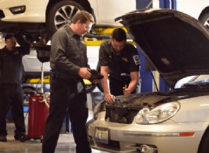 Spiegazione del rumore del motore:cause comuni e soluzioni rapide per la tua auto 